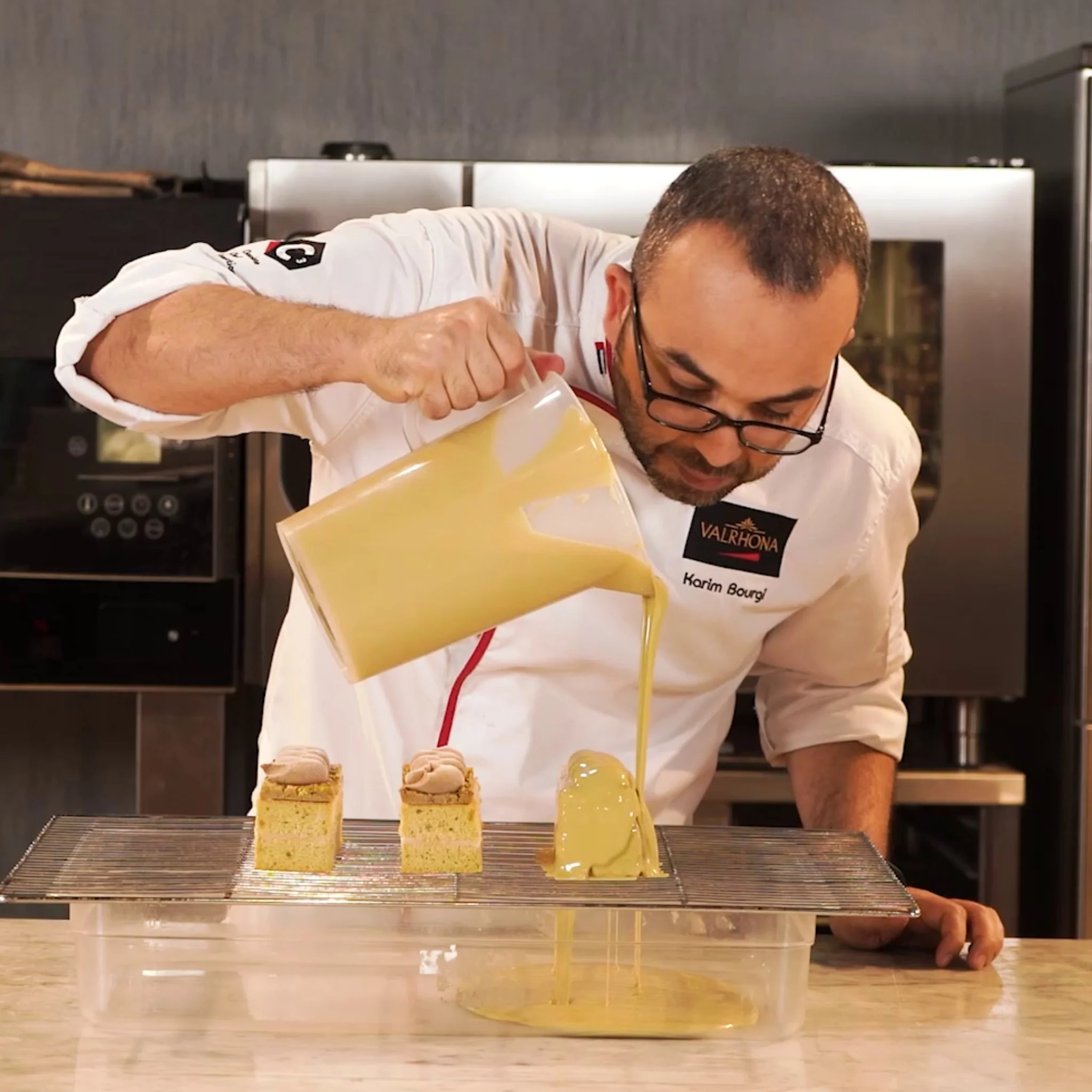 Antep Finger Travel Cake by Karim Bourgi Video Class - Image 4