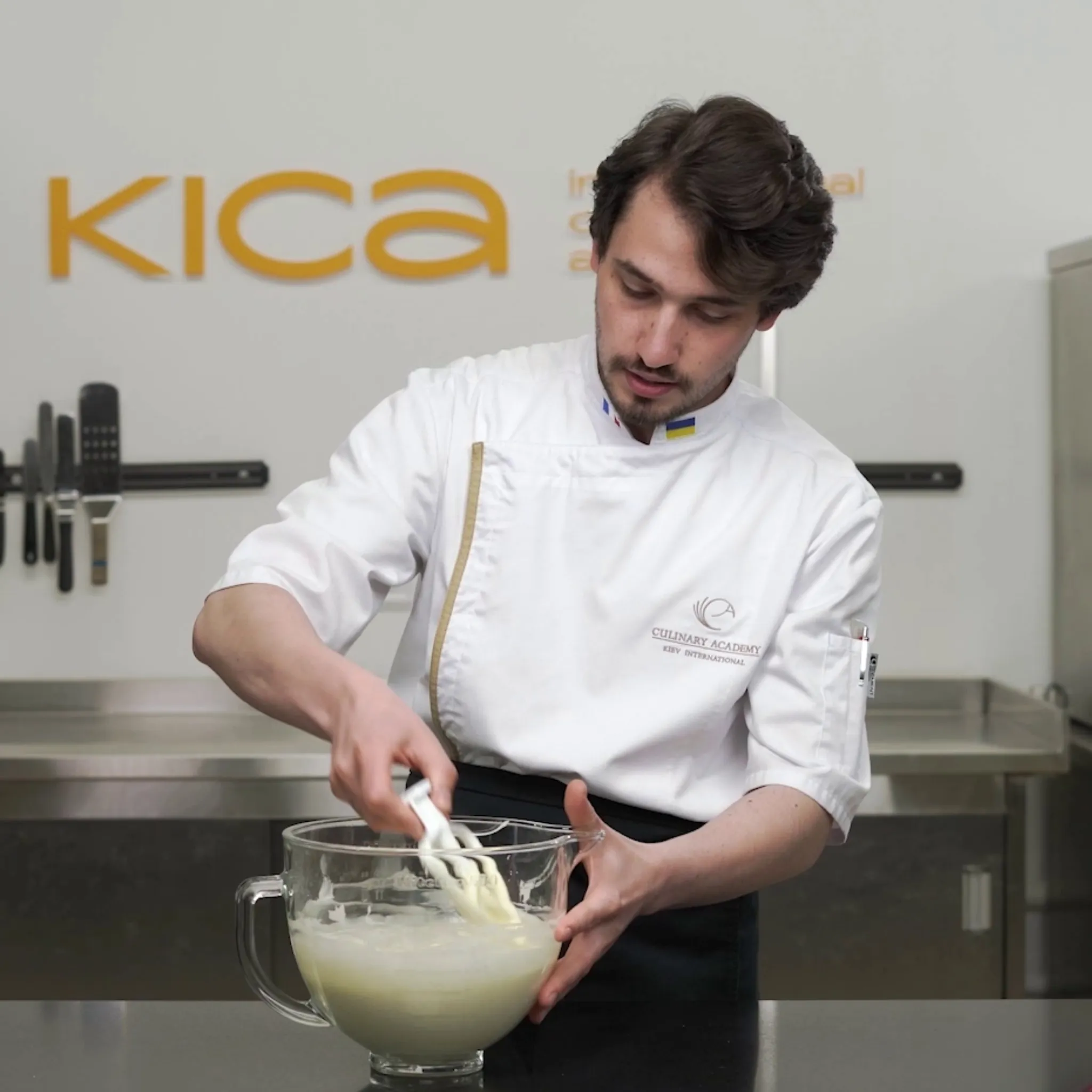 Basque Cheesecake by Oleksandr Trofimenkov Video Class - Image 4