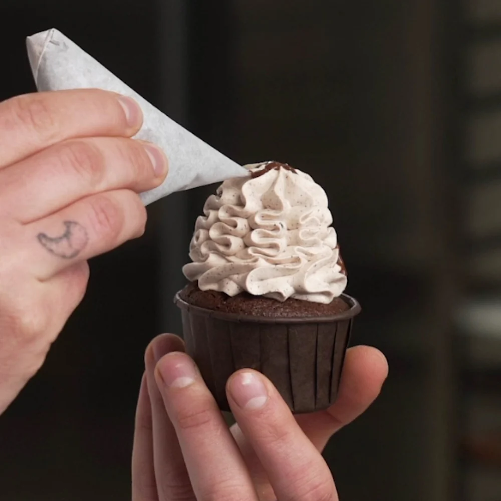 Chocolate Cupcake by Oleksandr Trofimenkov Video Class - Image 4