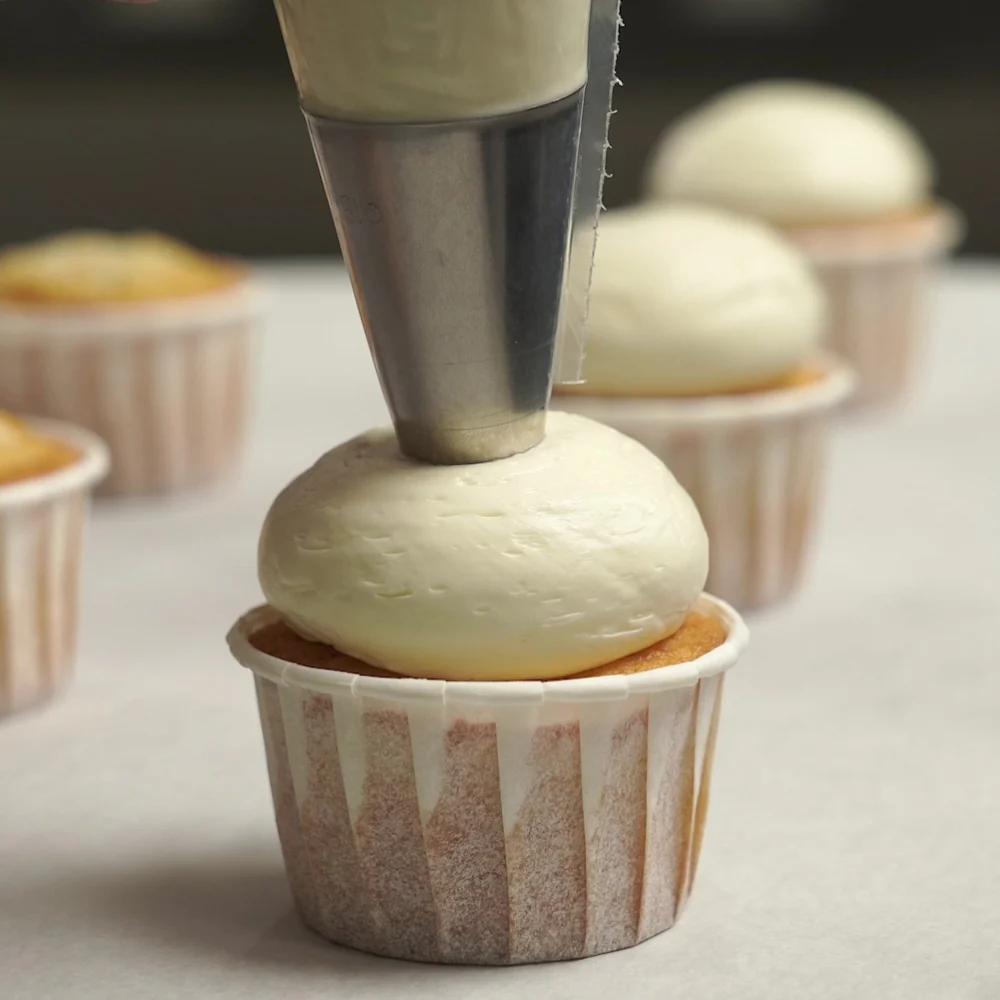 Coconut Cupcake by Oleksandr Trofimenkov Video Class - Image 4