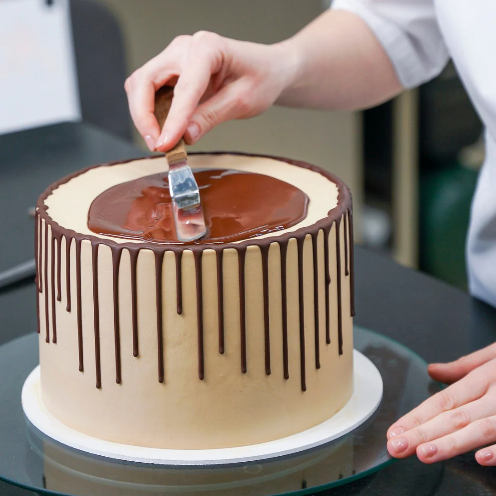 Coffee, Toffee and Pecan Honey Cake by Marusya Manko Video Class - Image 4