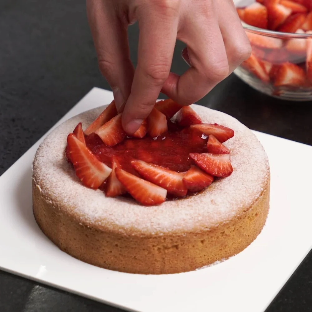 Gluten-free Custard Strawberry Pie by Oleksandr Trofimenkov Video Class - Image 4