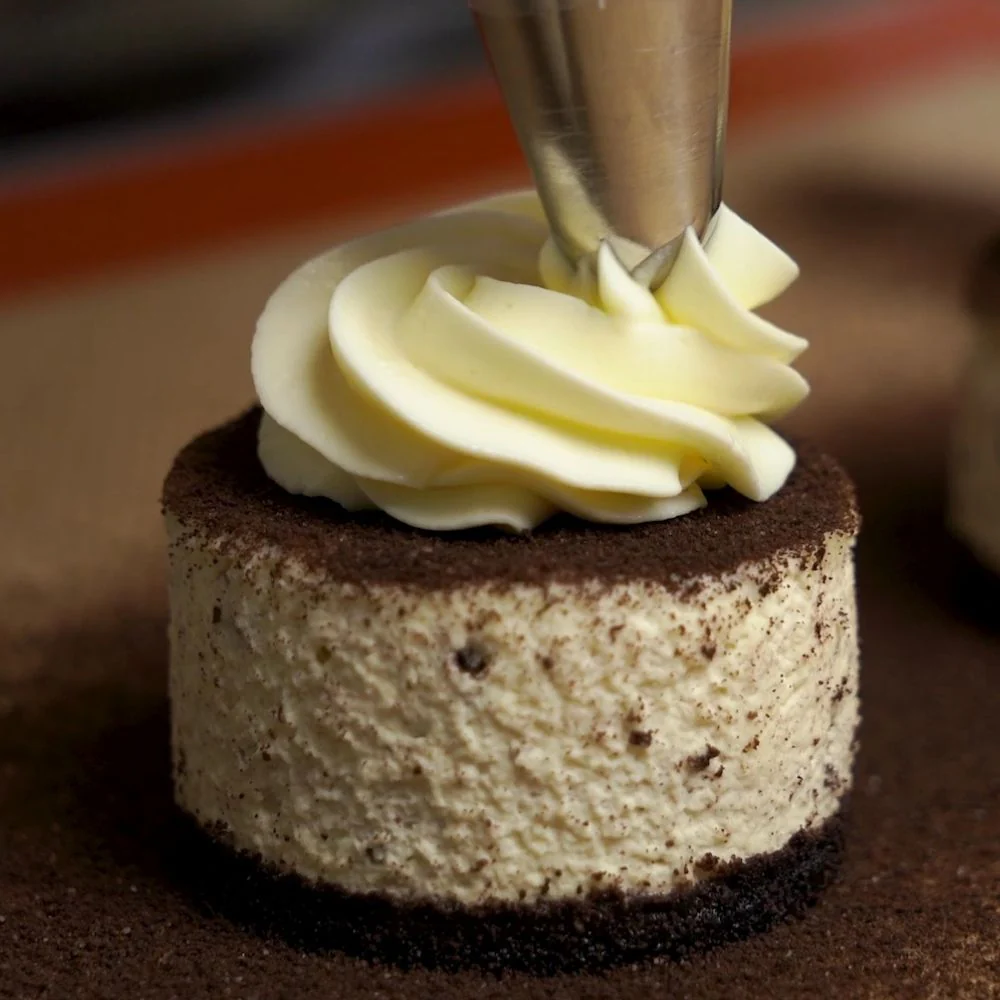 Oreo Mini Cheesecake by Oleksandr Trofimenkov Video Class - Image 4