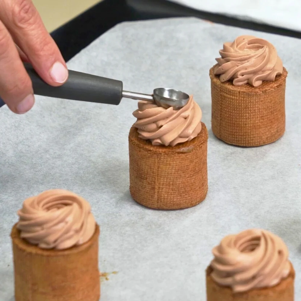 Paris Brest Choux Pastry by Antonio Bachour Video Class - Image 4