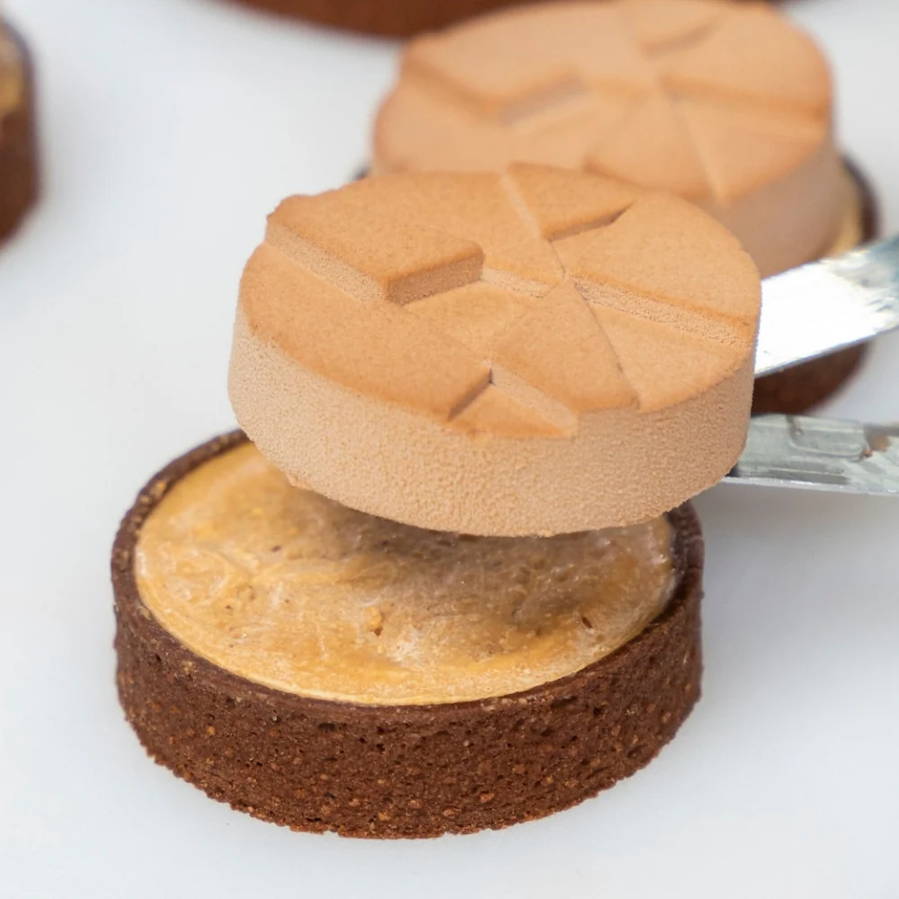 Peanut Tart by Dinara Kasko Video Class - Image 4