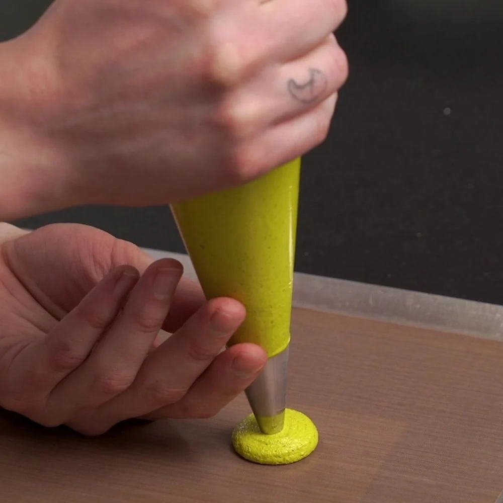Pistachio Macaron by Oleksandr Trofimenkov Video Class - Image 4