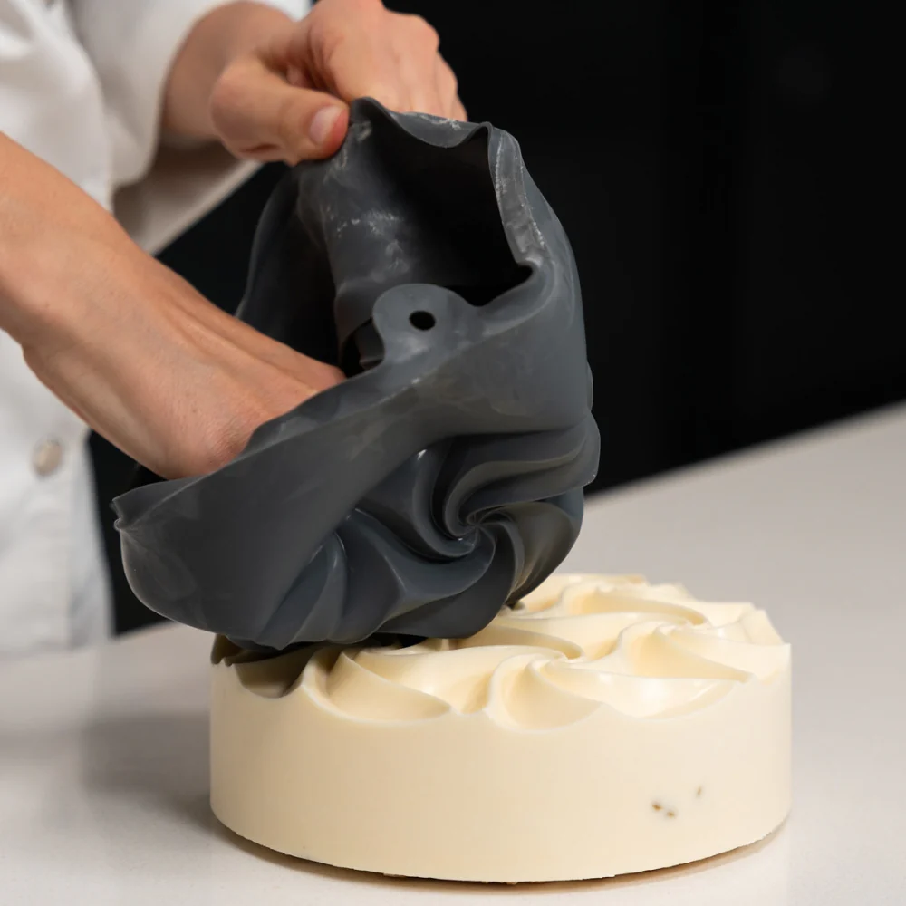Tessellation Cake by Dinara Kasko Video Class - Image 4